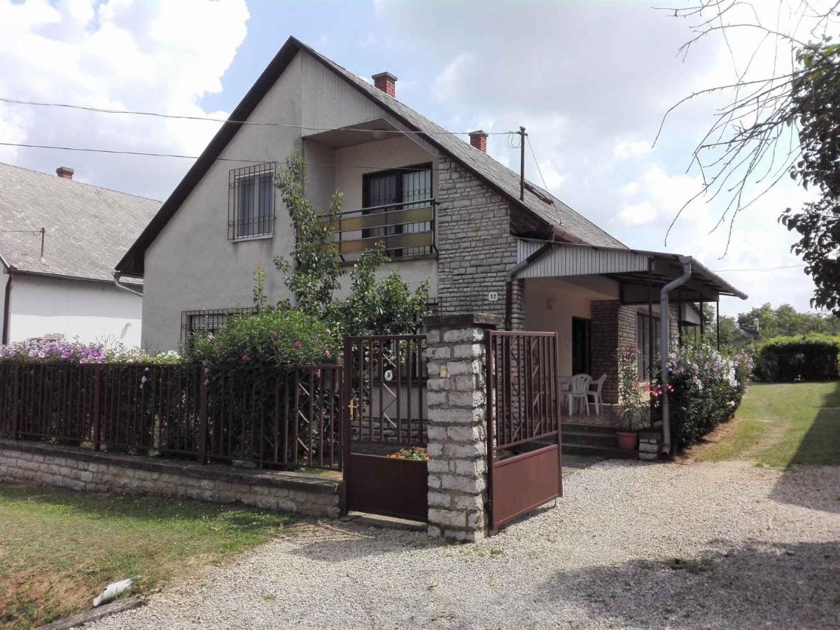 Holiday Home In Balatonfoeldvar 36529 מראה חיצוני תמונה